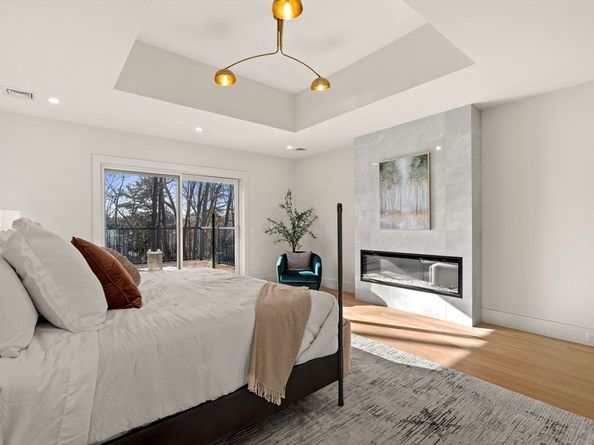 128 Charlemont, Newton MA 02461