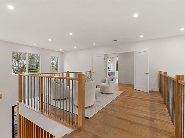 128 Charlemont, Newton MA 02461