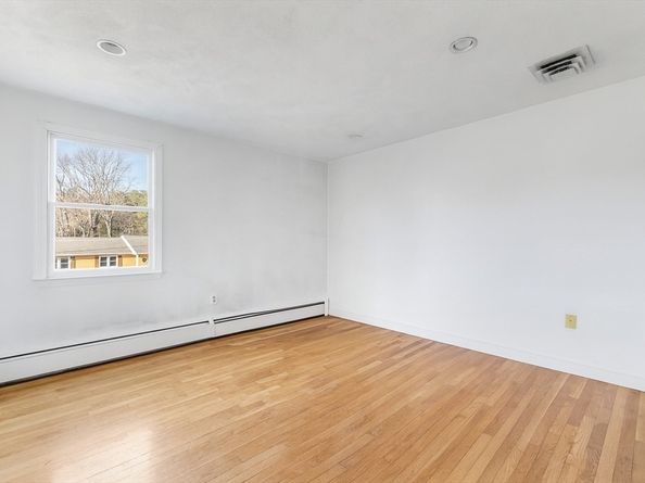 16 Albemarle Rd, Norwood MA 02062