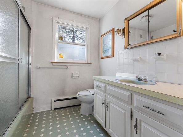 16 Albemarle Rd, Norwood MA 02062