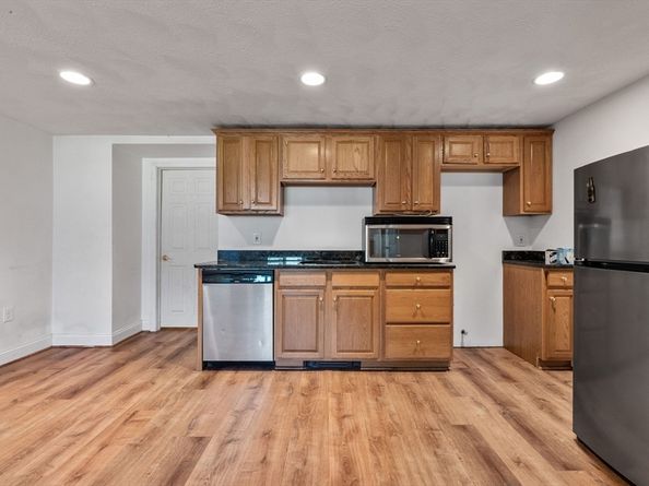 16 Albemarle Rd, Norwood MA 02062