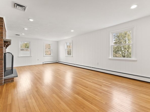 16 Albemarle Rd, Norwood MA 02062