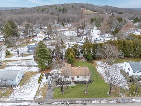 16 Ward Lane, Westborough MA 01581