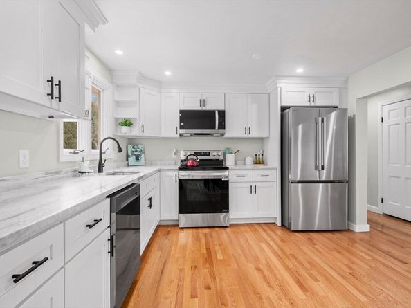 16 Ward Lane, Westborough MA 01581