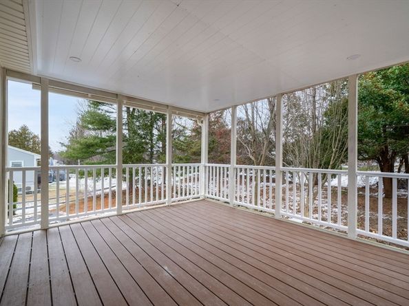 16 Ward Lane, Westborough MA 01581