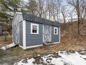 4 Richard Rd, Hudson MA 01749