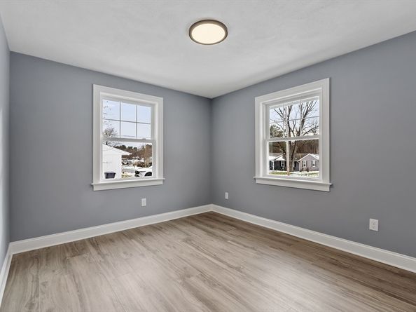 4 Richard Rd, Hudson MA 01749