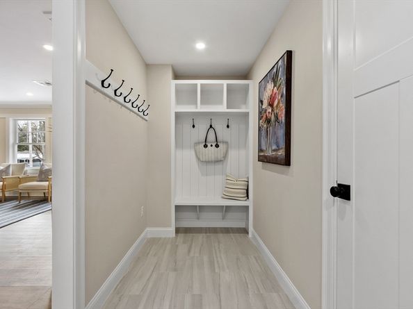 4 Richard Rd, Hudson MA 01749