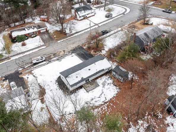 4 Richard Rd, Hudson MA 01749