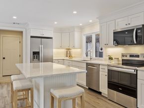 4 Richard Rd, Hudson MA 01749