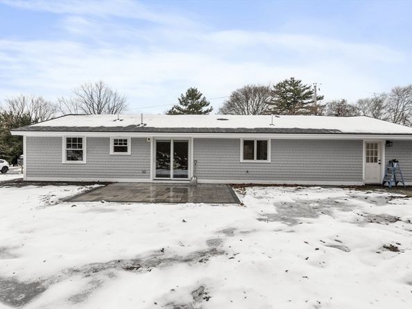 4 Richard Rd, Hudson MA 01749