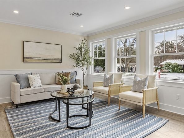 4 Richard Rd, Hudson MA 01749