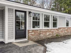 4 Richard Rd, Hudson MA 01749