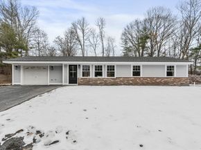 4 Richard Rd, Hudson MA 01749