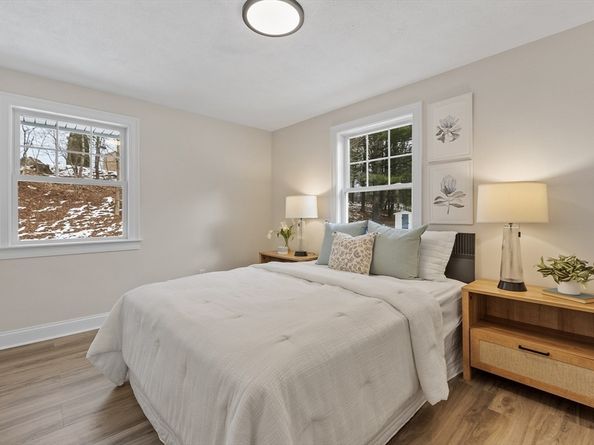 4 Richard Rd, Hudson MA 01749