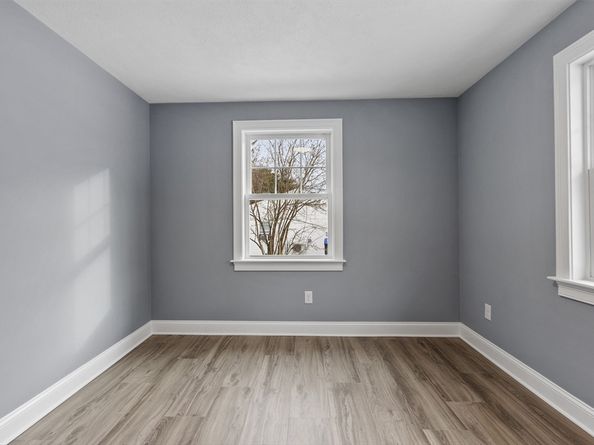 4 Richard Rd, Hudson MA 01749