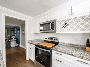 848 Plain St 23, Marshfield MA 02050