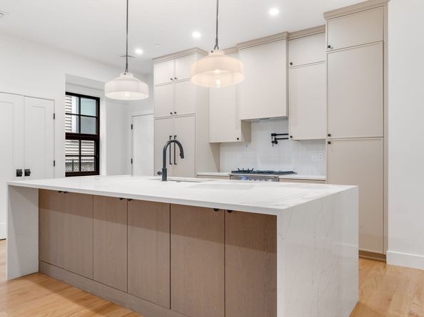 33 Pearl St. 1, Boston MA 02125