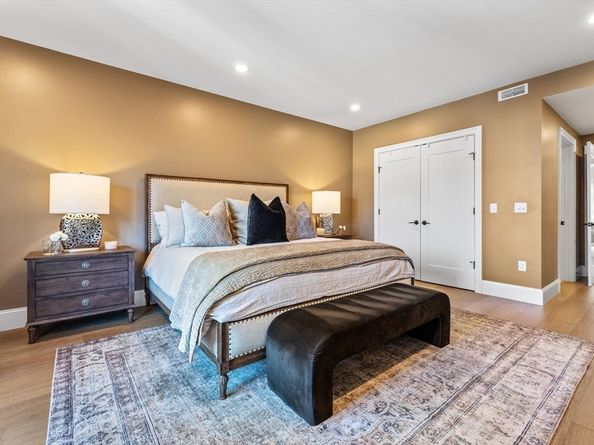 258-260 W 3rd St 1, Boston MA 02127