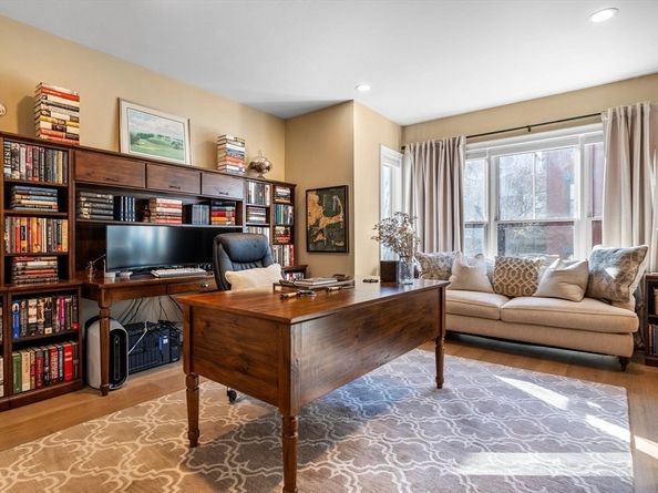 258-260 W 3rd St 1, Boston MA 02127