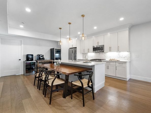 258-260 W 3rd St 1, Boston MA 02127