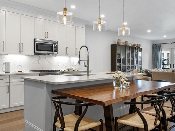 258-260 W 3rd St 1, Boston MA 02127