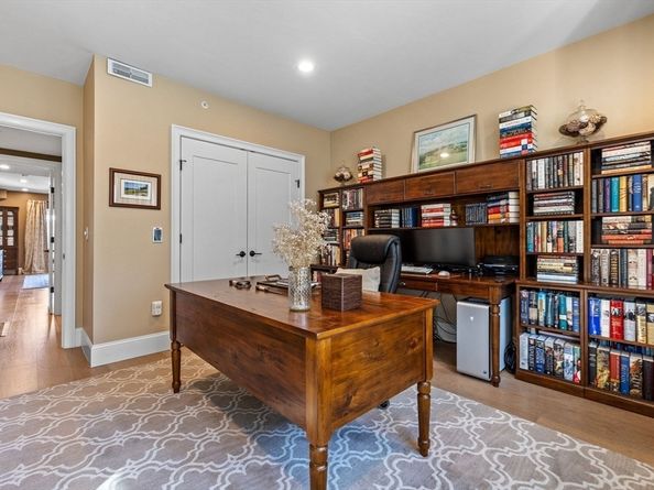 258-260 W 3rd St 1, Boston MA 02127