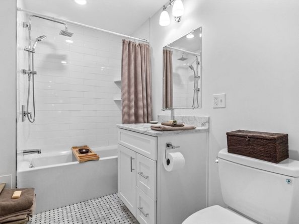 258-260 W 3rd St 1, Boston MA 02127