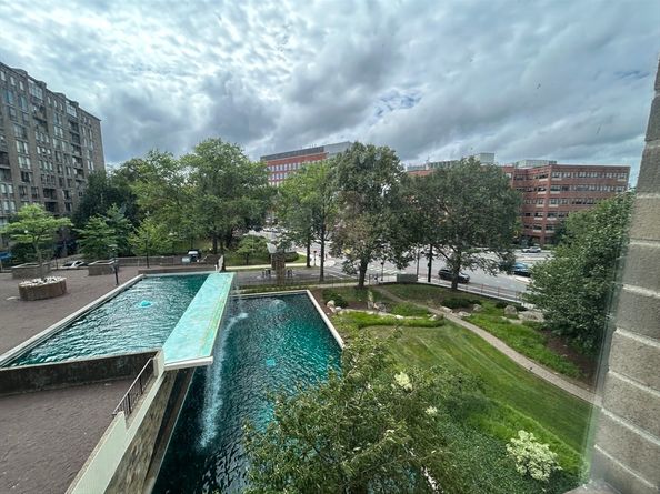 33 Pond Ave 422, Brookline MA 02445