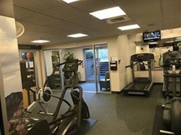 33 Pond Ave 422, Brookline MA 02445