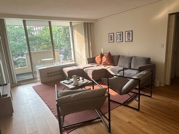 33 Pond Ave 422, Brookline MA 02445