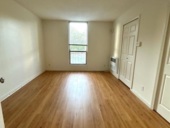 33 Pond Ave 422, Brookline MA 02445