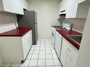 33 Pond Ave 422, Brookline MA 02445