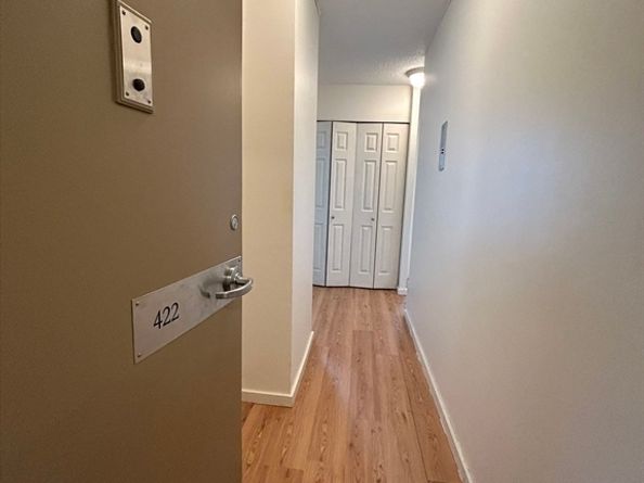 33 Pond Ave 422, Brookline MA 02445