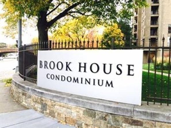 33 Pond Ave 422, Brookline MA 02445