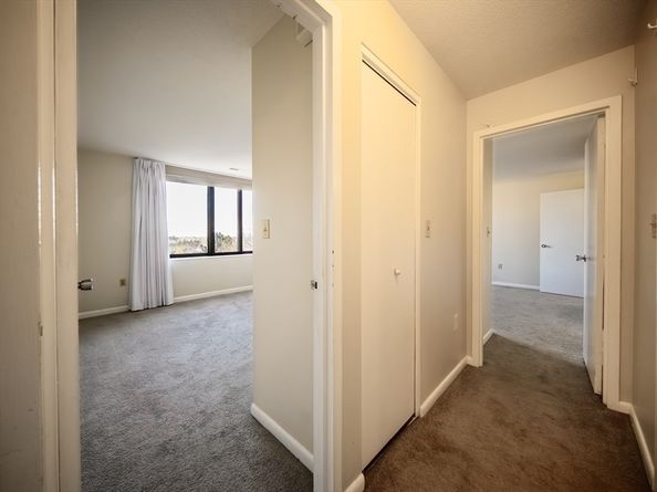 1002 Paradise Rd PHE, Swampscott MA 01907