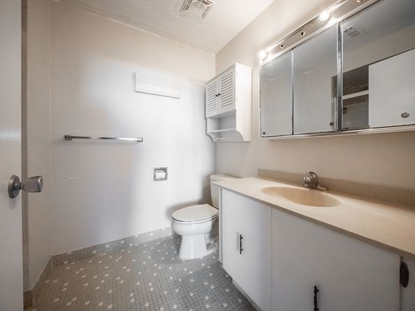 1002 Paradise Rd PHE, Swampscott MA 01907