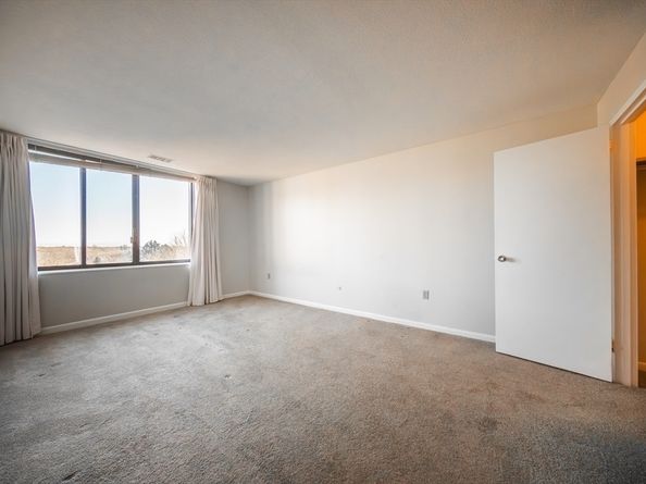 1002 Paradise Rd PHE, Swampscott MA 01907