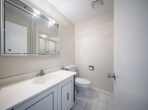 1002 Paradise Rd PHE, Swampscott MA 01907