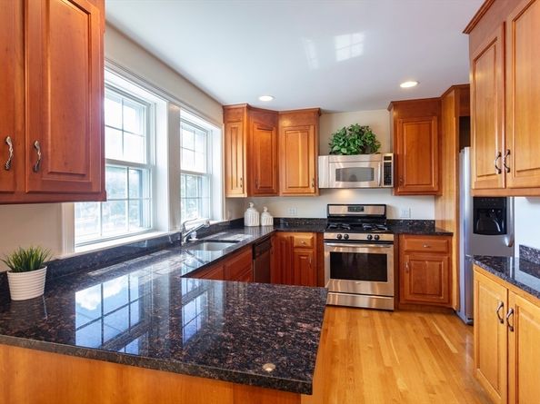 1077 Boylston St, Newton MA 02461