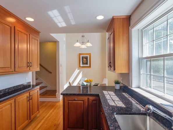 1077 Boylston St, Newton MA 02461