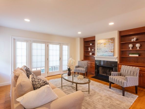 1077 Boylston St, Newton MA 02461