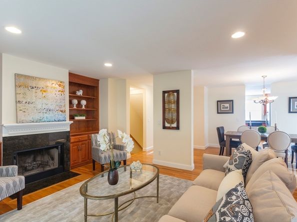 1077 Boylston St, Newton MA 02461