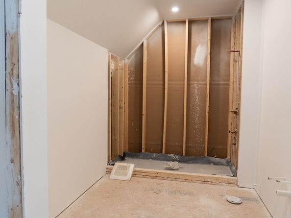 4 Oneil Way, Saugus MA 01906