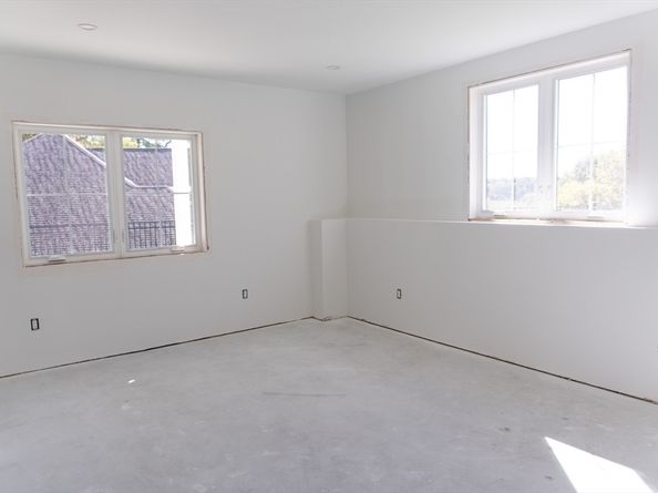 4 Oneil Way, Saugus MA 01906