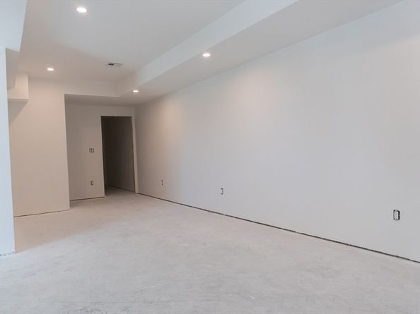 4 Oneil Way, Saugus MA 01906