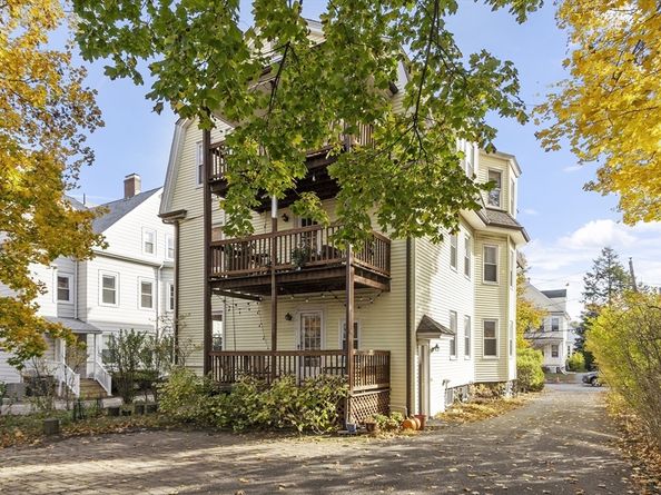 10 Marlboro St 1, Belmont MA 02478