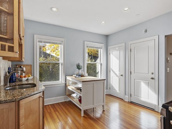 10 Marlboro St 1, Belmont MA 02478