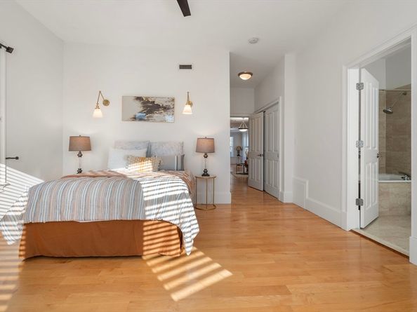 714 E 4th St 3, Boston MA 02127