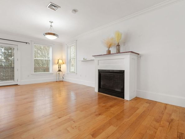 714 E 4th St 3, Boston MA 02127